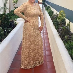 Vintage long sleeved lace dress